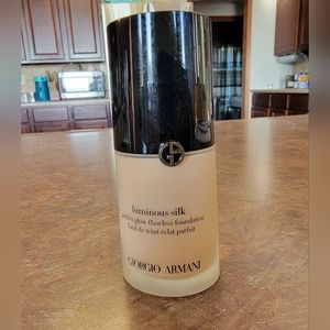 Giorgio Armani Luminous Silk Foundation Shade 3.8